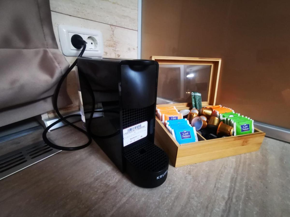 Luxury Apartment. 10 Minutes Taxi Ride To Center ティミショアラ エクステリア 写真
